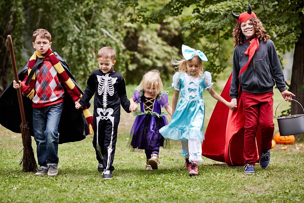 5 Family-Friendly Halloween Activities With Kids To Create Spooky And Fun Memories